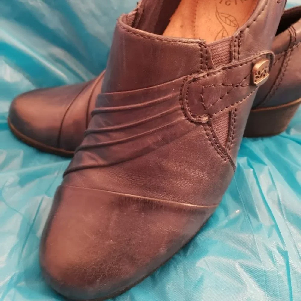 Earth Origins Navy Leather Shooties 1.75" heel SZ 8.5N slip--on - Picture 2 of 5